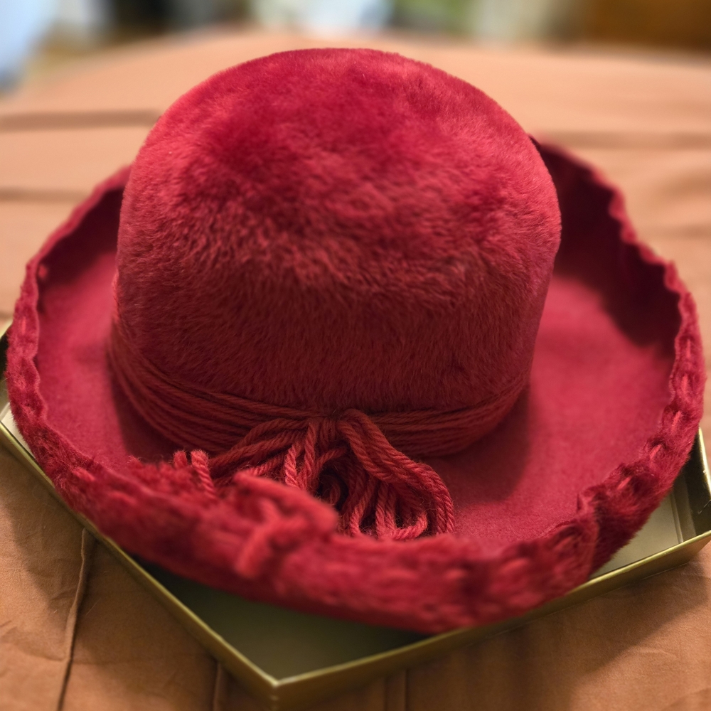 Dior Luxurious Red Women's Hat
